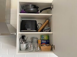 Apartment Sleeps 4, Free Parking, Pets Welcome