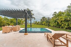 Tropical Bungalow With Pool at cap Cana A8C