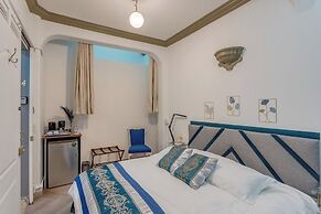 CONDESA HOUSE