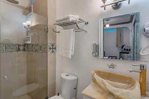 CONDESA HOUSE