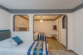 CONDESA HOUSE