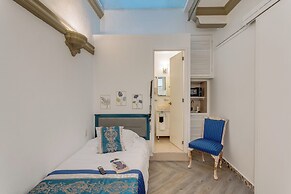 CONDESA HOUSE