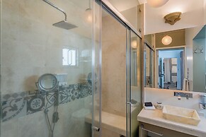 CONDESA HOUSE