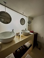 Riad Dar Lalzohra