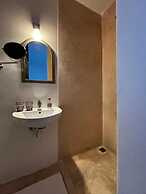 Riad Dar Lalzohra