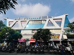 4 Ever Hotel - Surat