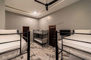 Hotel Bees