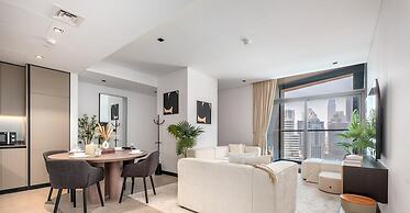 Luxurious 2BR w/ Waterfront and Burj Khalifa View