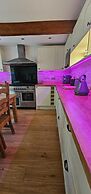 Delightful Space-view Farmhouse Astronauts Lodge