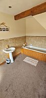 Delightful Space-view Farmhouse Astronauts Lodge