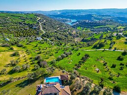 Villa River View in Peristerona