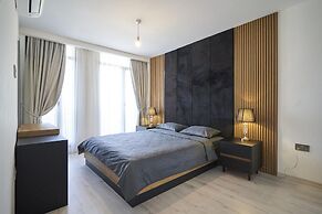 Amazing Penthouse Apartment With Rooftop Pool&bar