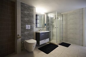 Amazing Penthouse Apartment With Rooftop Pool&bar