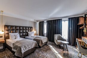 Donna Anna Boutique Hotel