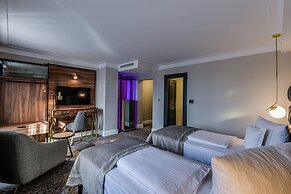 Donna Anna Boutique Hotel