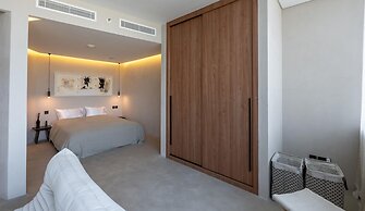 Minimalist Difc Studio w Pool Gym