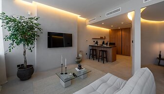 Minimalist Difc Studio w Pool Gym