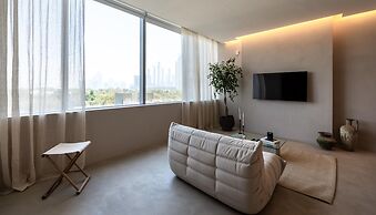 Minimalist Difc Studio w Pool Gym