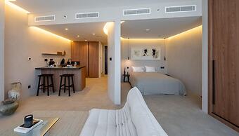 Minimalist Difc Studio w Pool Gym