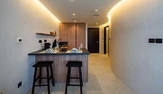 Minimalist Difc Studio w Pool Gym