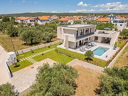 Villa Intrada