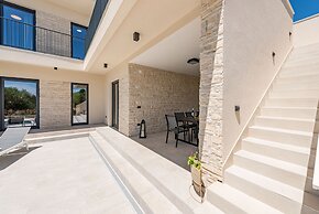 Villa Intrada