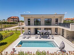 Villa Intrada