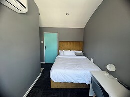 M & B Backpackers