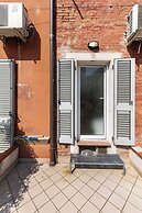 Bright Studio with balcony by Wonderful Italy