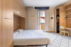 Bright Studio with balcony by Wonderful Italy