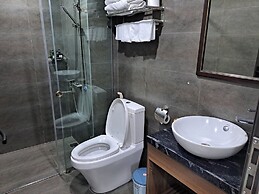 Golden Moon Hotel TP