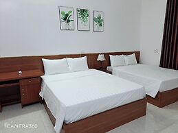 Golden Moon Hotel TP