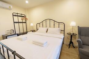 Holiday Cottage Hotel Chiang Mai