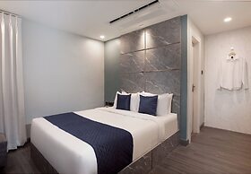 Hotel 44 Oasis