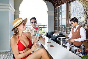 Avari Hotel