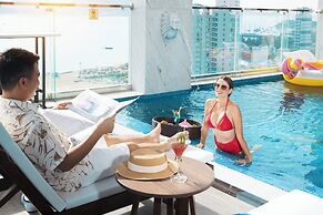 Avari Hotel
