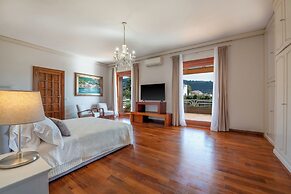Gargiulo Suites