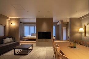 M/W HOTEL