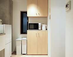 M/W HOTEL
