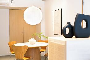 M/W HOTEL