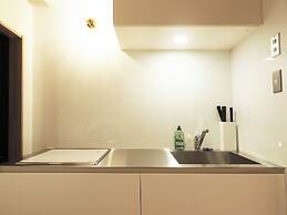 M/W HOTEL