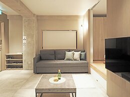 M/W HOTEL
