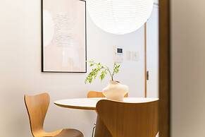 M/W HOTEL