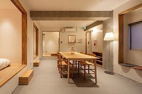 M/W HOTEL