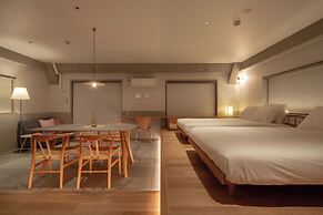 M/W HOTEL
