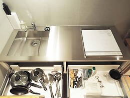 M/W HOTEL