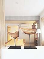 M/W HOTEL