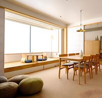 M/W HOTEL
