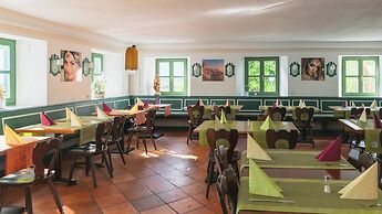 Noon Mirch Hotel Restaurant