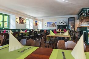 Noon Mirch Hotel Restaurant